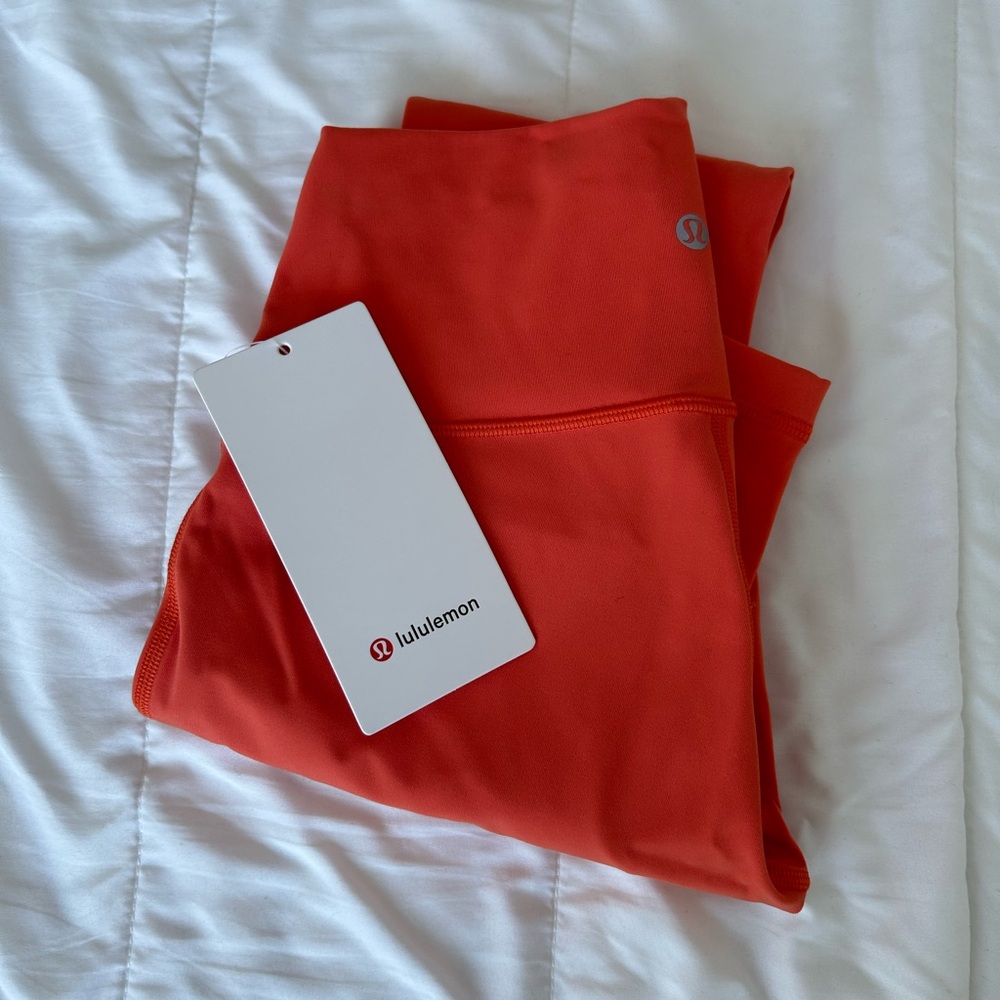 NWT Lululemon leggings size 4